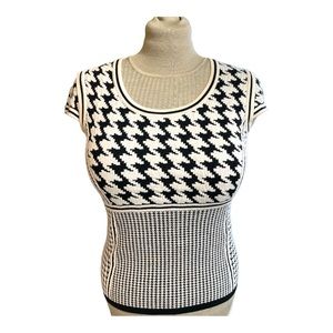 Escada Cap Sleeve Sweater Size Medium Wool/Cotton blend